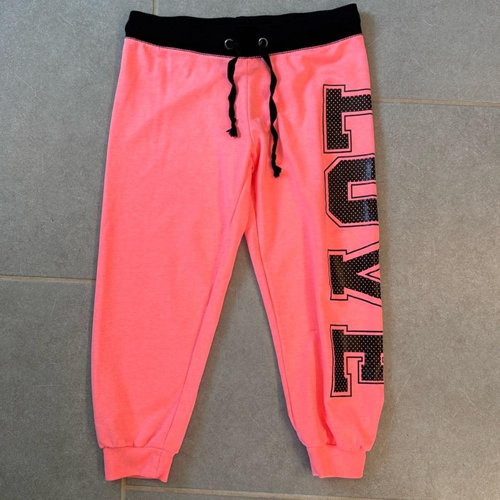 ❤️3/$30 Coco Limon “LOVE” Capri Sweatpants